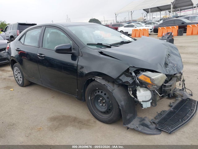 Toyota COROLLA LE 2018 5YFBURHEXJP794899 zdjęcie główne
