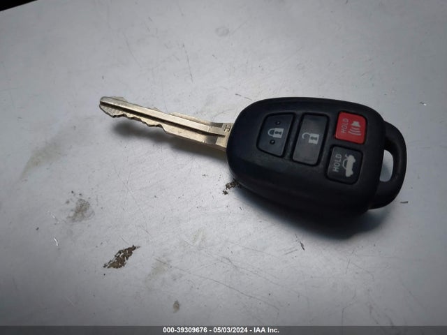 Toyota COROLLA LE 2018 5YFBURHEXJP794899 Image 11
