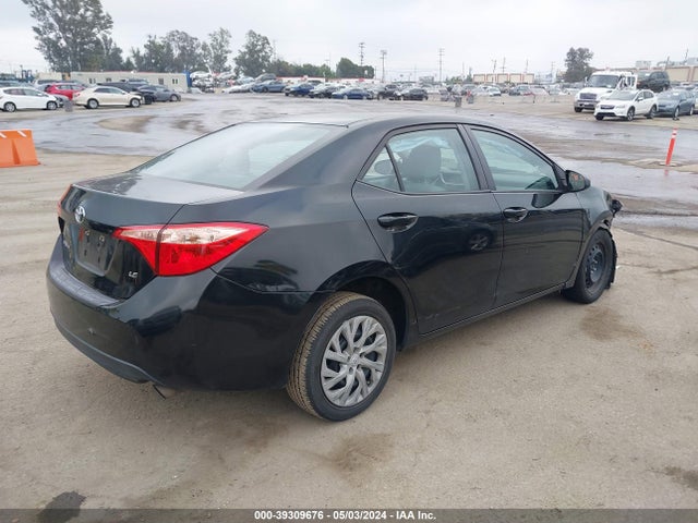 Toyota COROLLA LE 2018 5YFBURHEXJP794899 Image 4