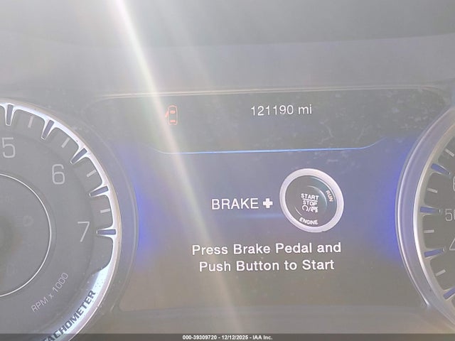 39309720 :رقم المزاد ، 1C3CCCCG5FN515400 vin ، 2015 Chrysler 200 C مزاد بيع