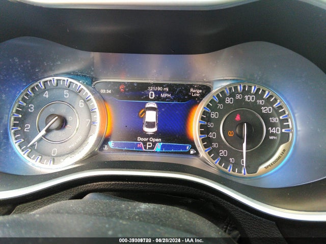 39309720 :رقم المزاد ، 1C3CCCCG5FN515400 vin ، 2015 Chrysler 200 C مزاد بيع