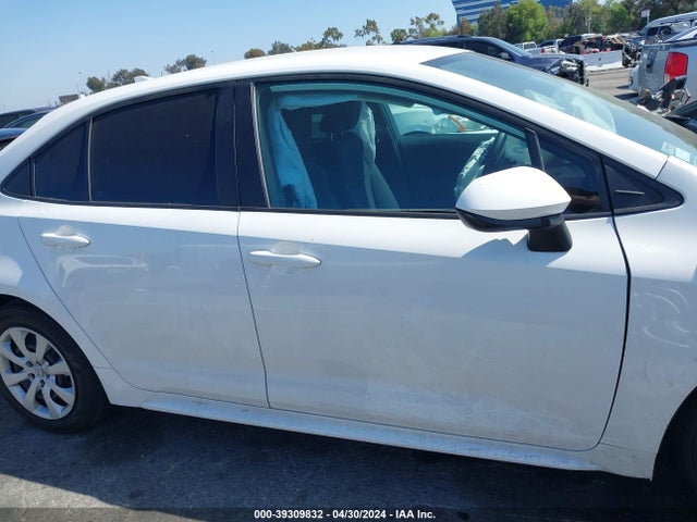 Toyota COROLLA LE 2021 5YFEPMAE0MP200357 Image 14