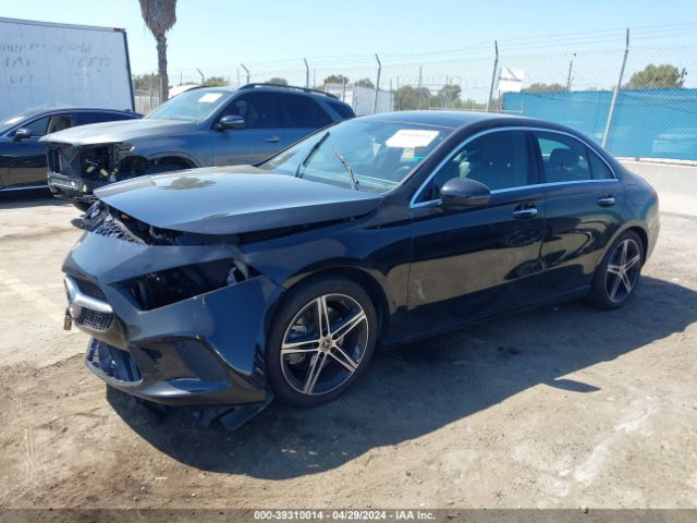 W1K3G4EB5NJ364688 Mercedes-Benz A 220