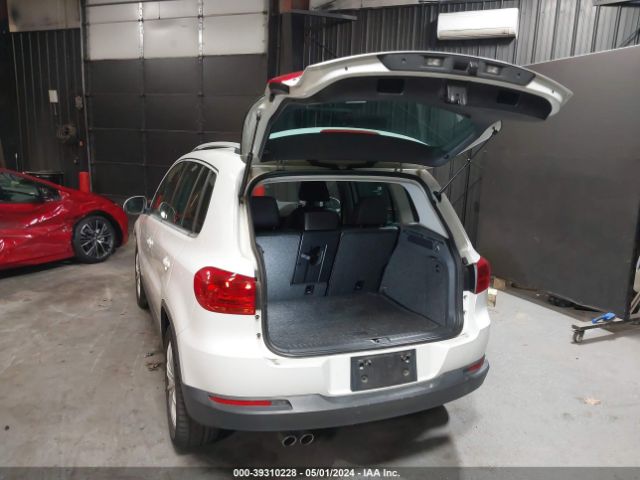 WVGAV3AX2EW574053 Volkswagen TIGUAN SE