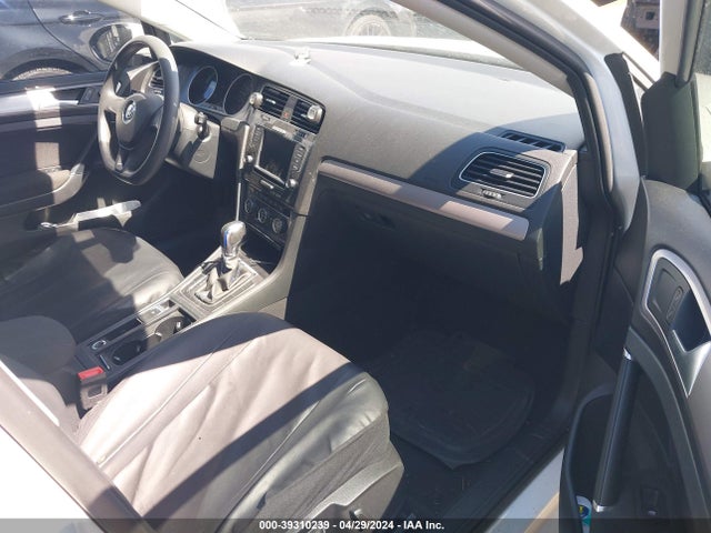 WVWKP7AU5GW913021 Volkswagen E-golf Se