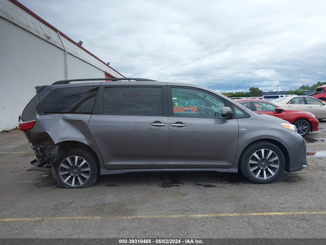 Toyota Sienna Xle 7 Passenger 2018 5TDDZ3DC3JS199427 Image 13