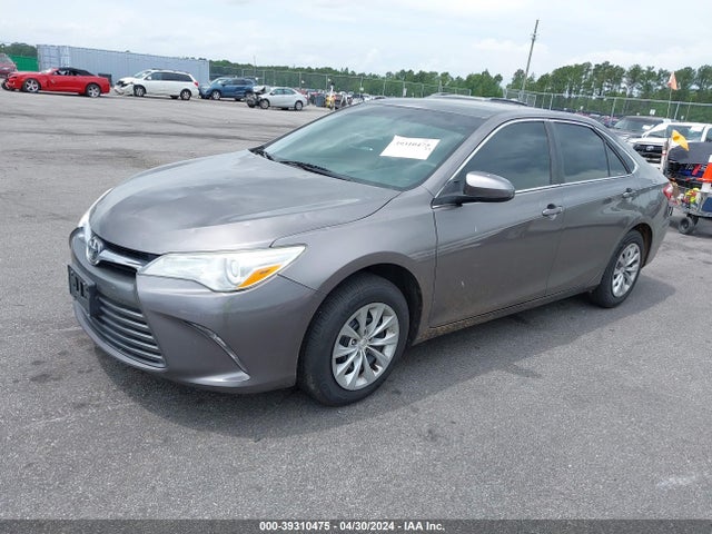 Toyota CAMRY LE 2016 4T4BF1FKXGR555449 Image 2