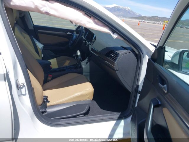 3VWE57BUXKM038686 Volkswagen Jetta 1.4t Sel