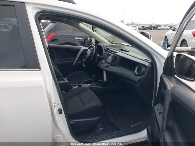 Toyota Rav4 Xle 2017 JTMWFREVXHD102136 Image 5
