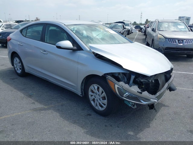 2018 5NPD74LF2JH279041 main image