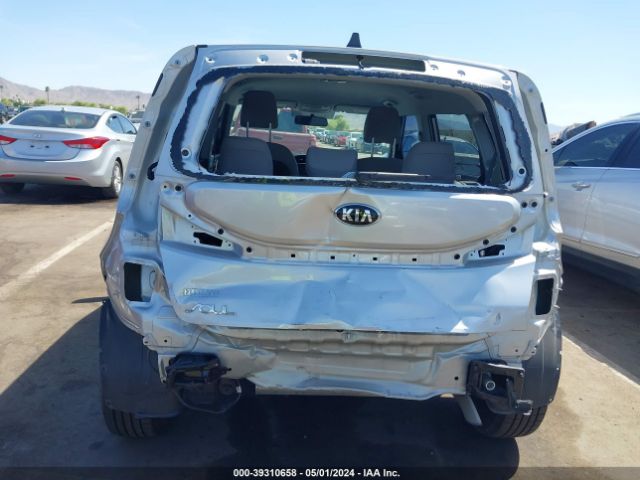 KNDJ23AU2L7100257 KIA Soul Lx/x Line/s