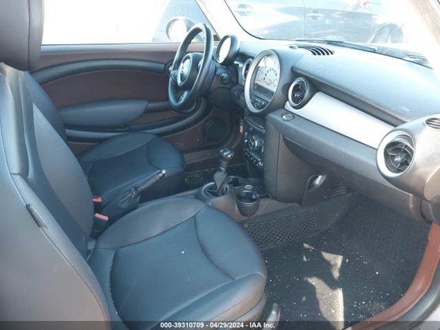 2012 MINI COOPER CLUBMAN WMWZF3C58CT190161 Photo 4