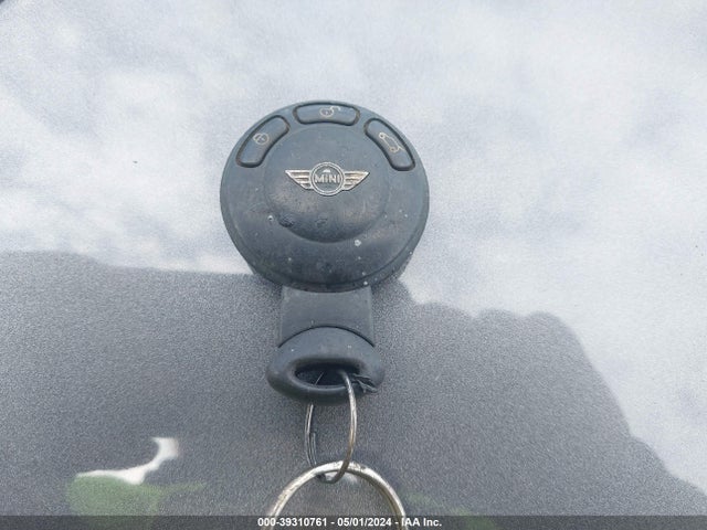 2007 MINI COOPER S WMWMF73537TT83230 Photo 10