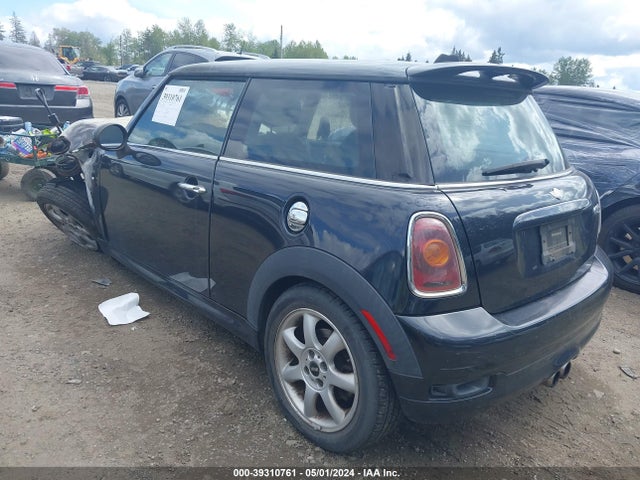 2007 MINI COOPER S WMWMF73537TT83230 Photo 2