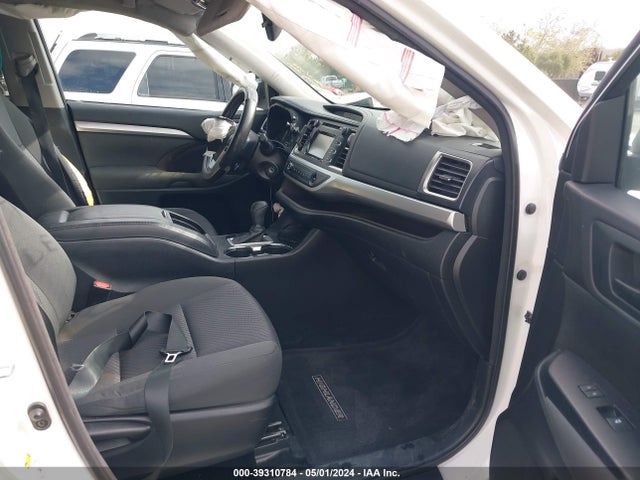 Toyota Highlander Le V6 2015 5TDZKRFHXFS092582 Image 5