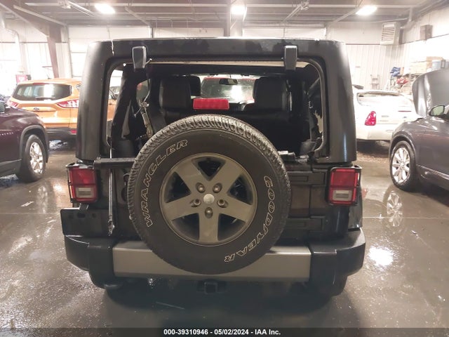 1C4BJWDG5FL614825 Jeep Wrangler Unlimited Freedom Edition
