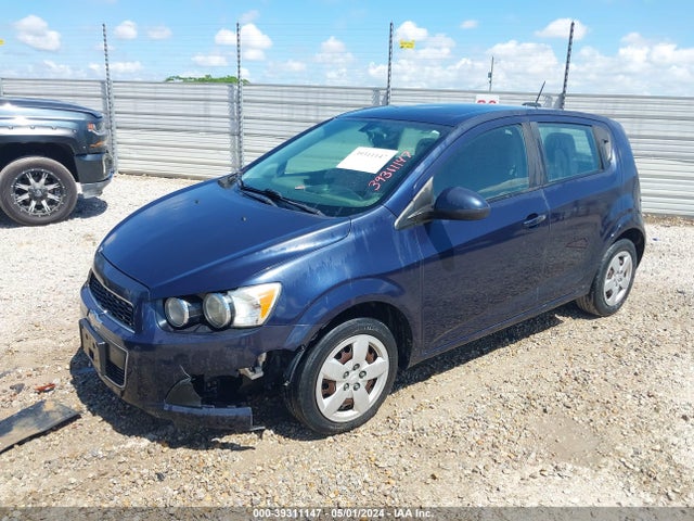 Chevrolet Sonic Ls Auto 2015 1G1JA6SH7F4214419 Image 2