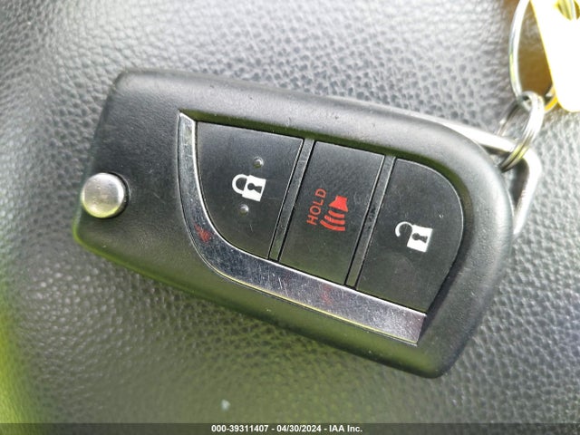 Toyota RAV4 LE 2019 2T3H1RFV3KW005490 Image 11