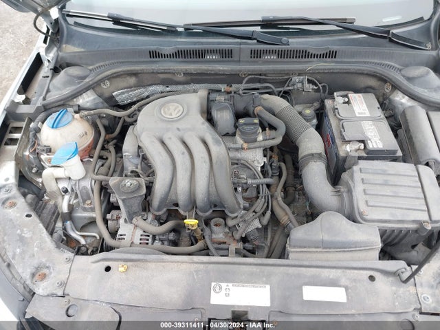 3VW2K7AJ0FM217523 Volkswagen Jetta 2.0l S