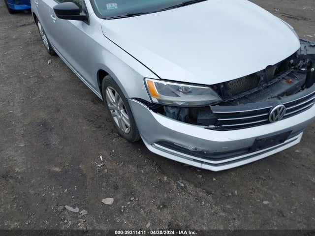 3VW2K7AJ0FM217523 Volkswagen Jetta 2.0l S