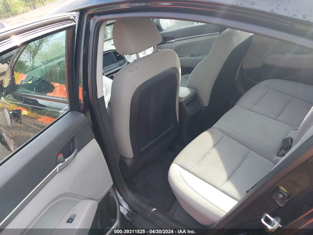 Hyundai Elantra Value Edition 2018 5NPD84LFXJH219974 Image 8