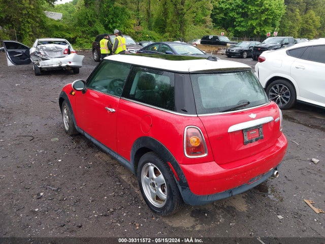 2009 MINI COOPER WMWMF33589TW77007 Photo 2