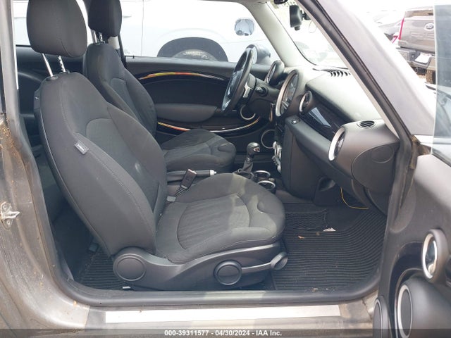 2009 MINI COOPER S WMWMF73519TW81813 Photo 4