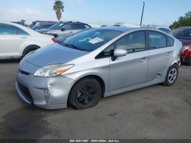 Toyota Prius Two 2014 JTDKN3DU6E0363225 Image 2