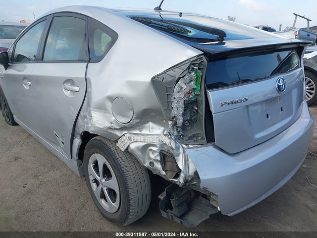 Toyota Prius Two 2014 JTDKN3DU6E0363225 Image 6