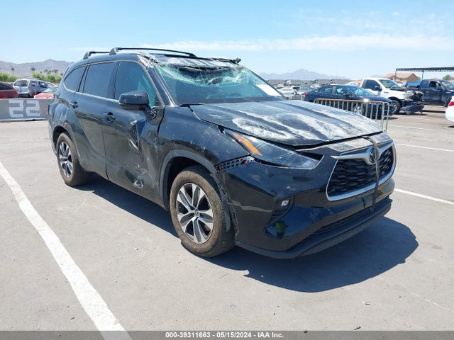 Toyota Highlander Xle 2022 5TDHZRAH1NS136434 main image