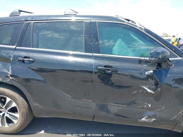 Toyota Highlander Xle 2022 5TDHZRAH1NS136434 Image 12