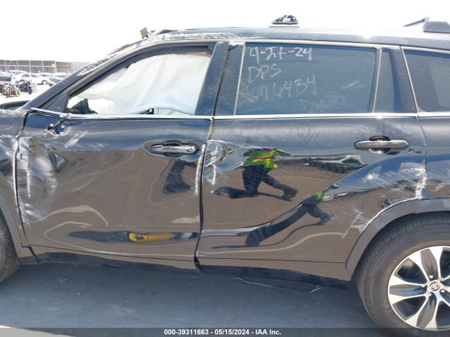 Toyota Highlander Xle 2022 5TDHZRAH1NS136434 Image 13