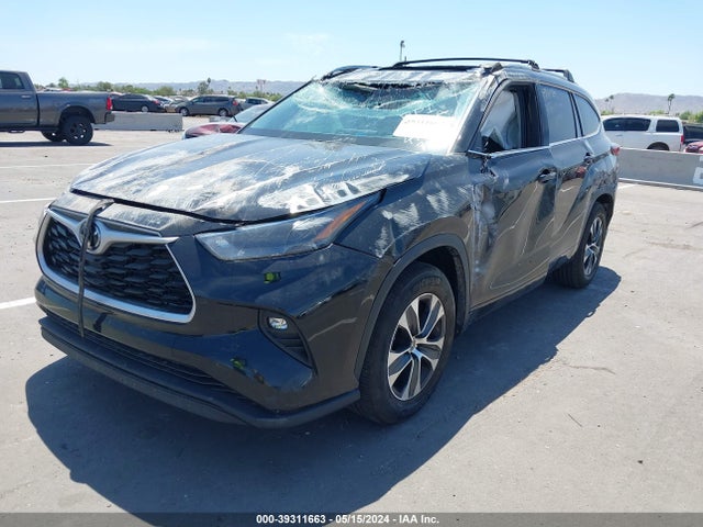 Toyota Highlander Xle 2022 5TDHZRAH1NS136434 Image 2