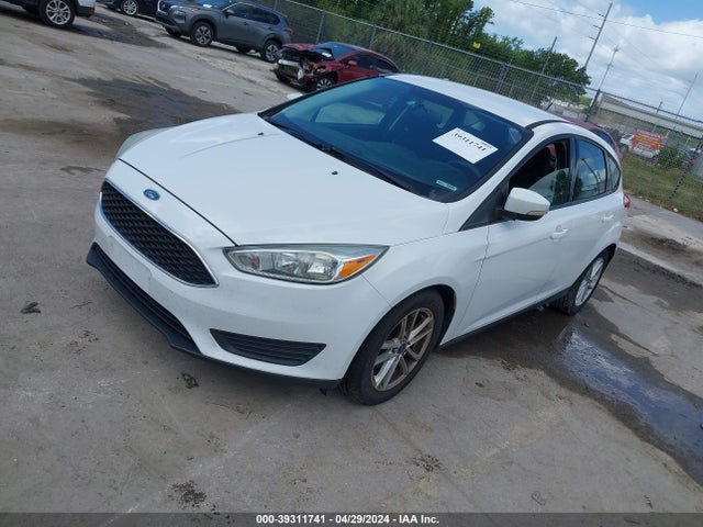 Ford FOCUS SE 2015 1FADP3K24FL295016 Image 2