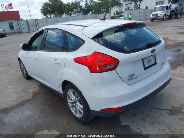 Ford FOCUS SE 2015 1FADP3K24FL295016 Image 3