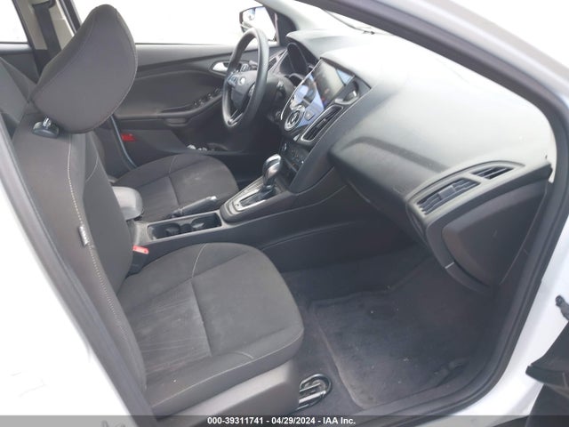 Ford FOCUS SE 2015 1FADP3K24FL295016 Image 5