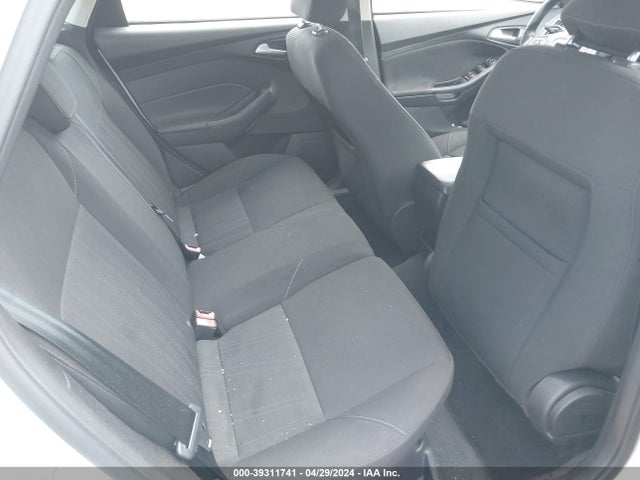Ford FOCUS SE 2015 1FADP3K24FL295016 Image 8