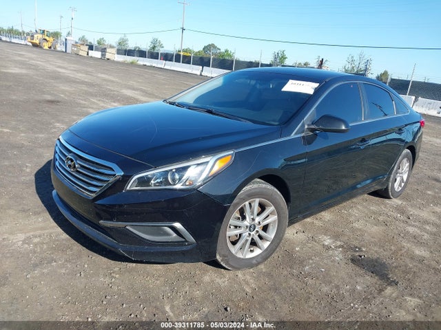 Hyundai SONATA SE 2017 5NPE24AF3HH551211 Image 2