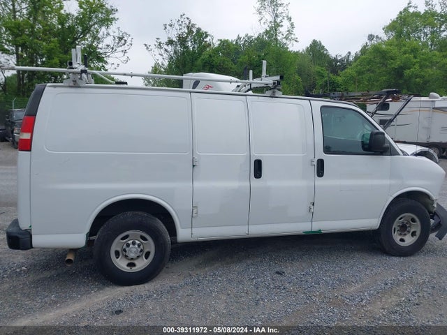 Chevrolet Express 2500 Work Van 2015 1GCWGFCF8F1159215 Image 13