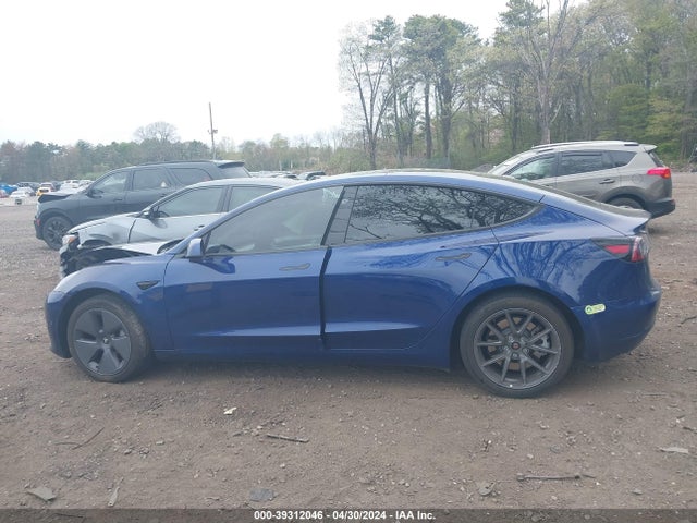 Tesla Model 3 Long Range Dual Motor All-wheel Drive 2022 5YJ3E1EB6NF306207 Image 14