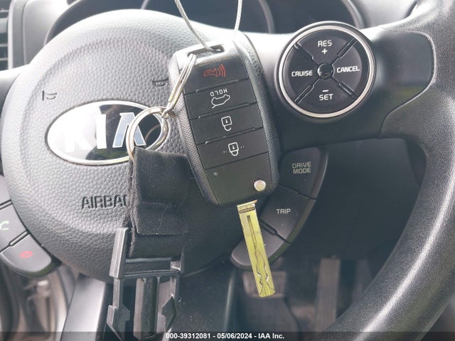 KIA Soul 2017 KNDJN2A24H7477048 Image 11
