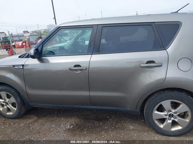 KIA Soul 2017 KNDJN2A24H7477048 Image 13