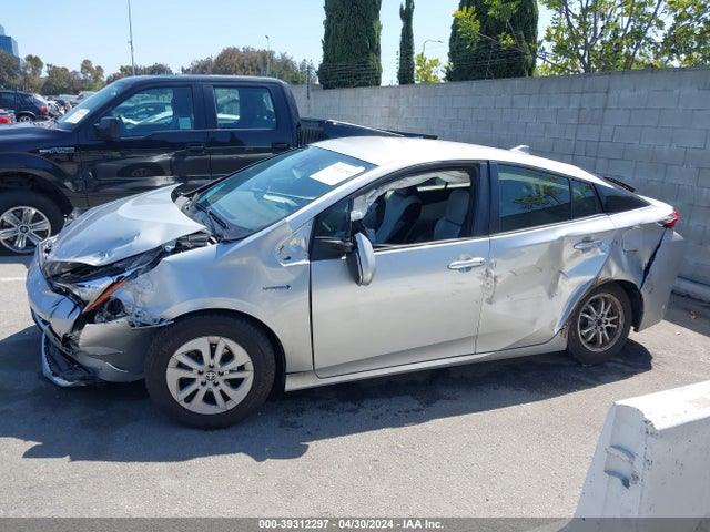 Toyota Prius Two 2017 JTDKBRFU9H3549353 Image 14