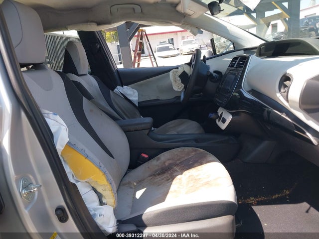 Toyota Prius Two 2017 JTDKBRFU9H3549353 Image 5