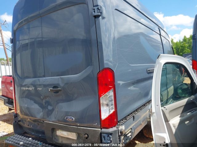 1FTYR3XM6KKB17642 Ford Transit-250