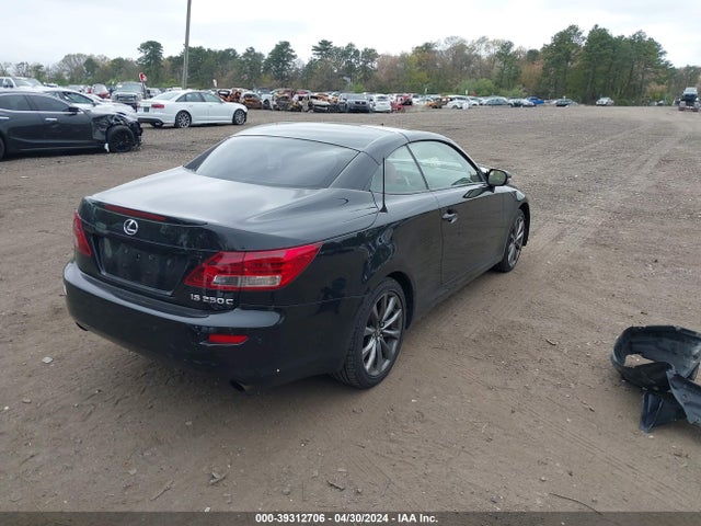 Lexus IS 250C 2015 JTHFF2C23F2533425 Image 4