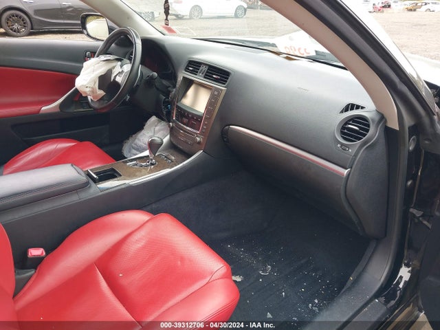 Lexus IS 250C 2015 JTHFF2C23F2533425 Image 5