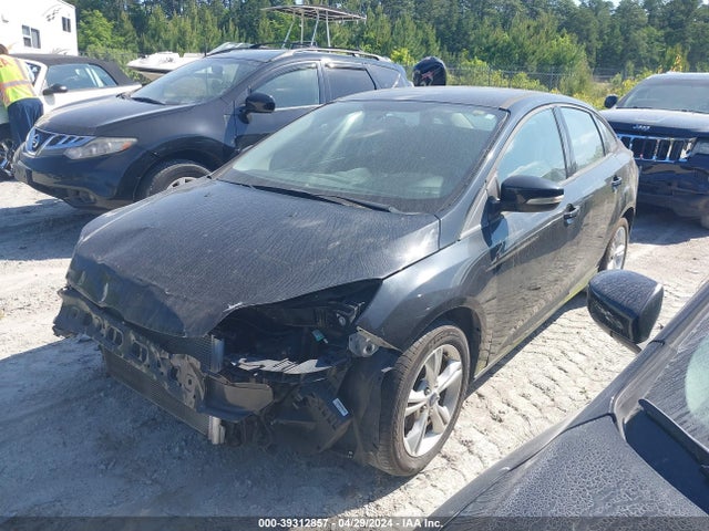 Ford FOCUS SE 2014 1FADP3F24EL425479 Image 2