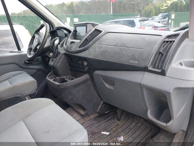Ford Transit-150 2015 1FTYE1CM3FKA54253 Image 5