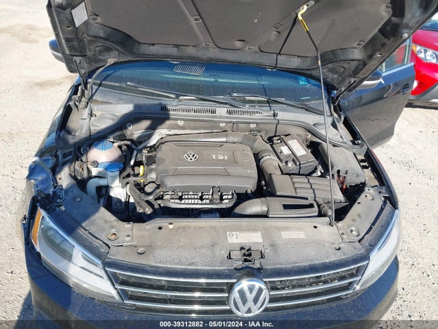3VWL17AJ2FM219314 Volkswagen Jetta 1.8t Sel